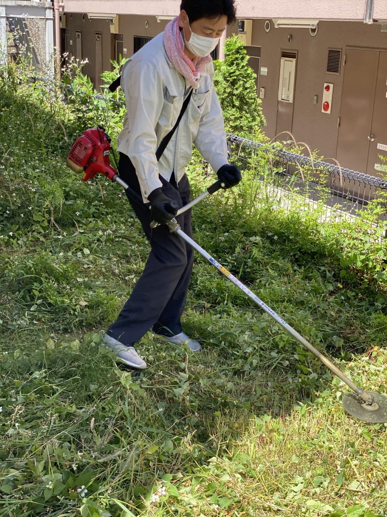 木藤社長　草刈り作業
